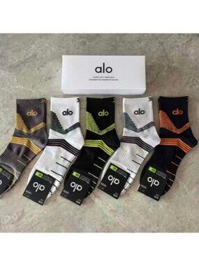 ALO Yoga Men's Chevron Stripe Half-Crew Socks 5-Pair Box Set - NWT